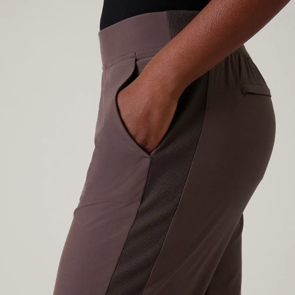 Brooklyn Ankle Pants NWT